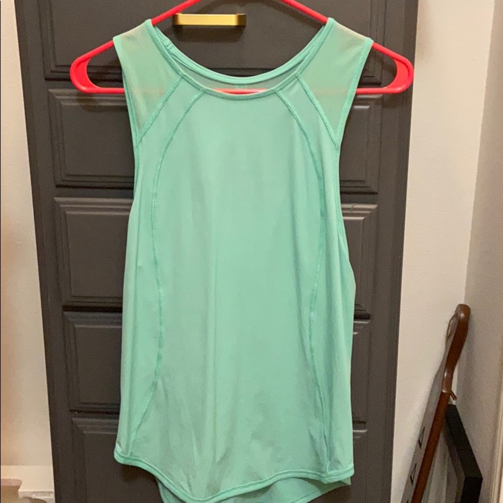 Lululemon tank